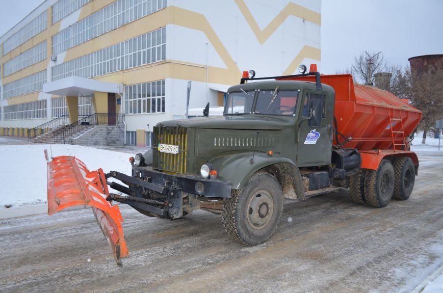Комбінований дорожній автомобіль МДКЗ-30 у роботі