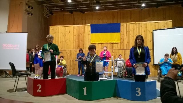 Рівненська збірна блискуче виступила на чемпіонаті з пауерліфтингу (фото) - фото 1