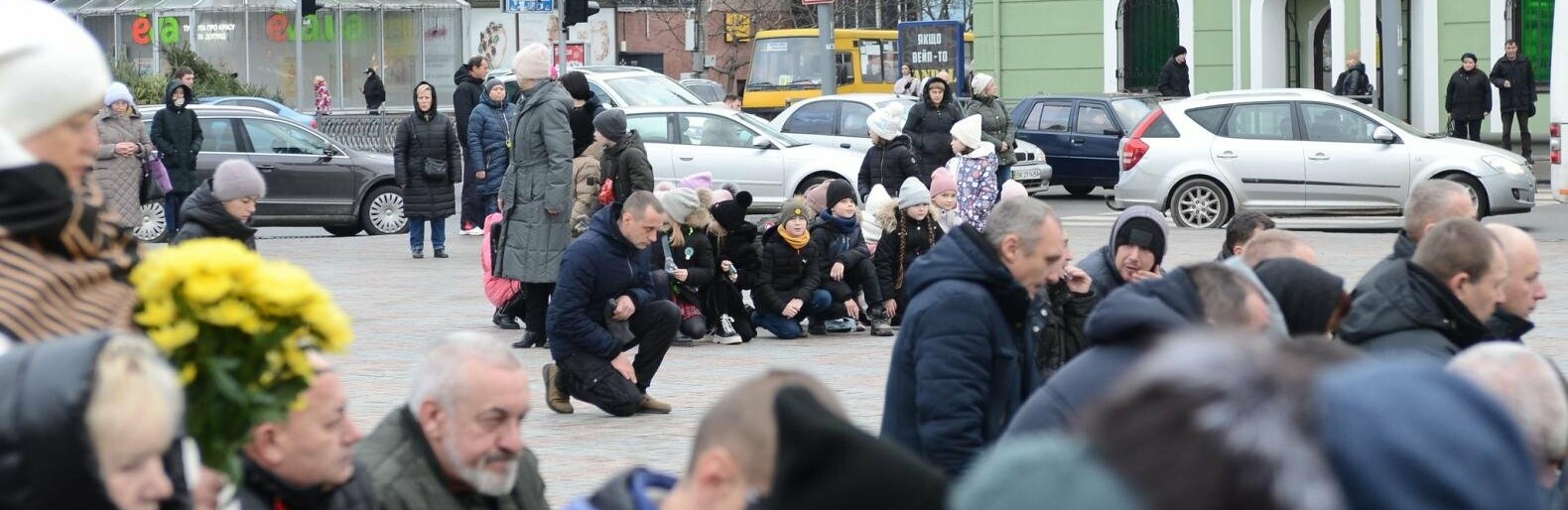 Казав: “Мамусь, не переживай, я прорвусь,”… Рівне знову схилило голову в пошані