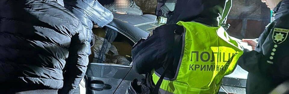 На Дубенщині поліцейські перекрили канал незаконного переправлення чоловіків через кордон
