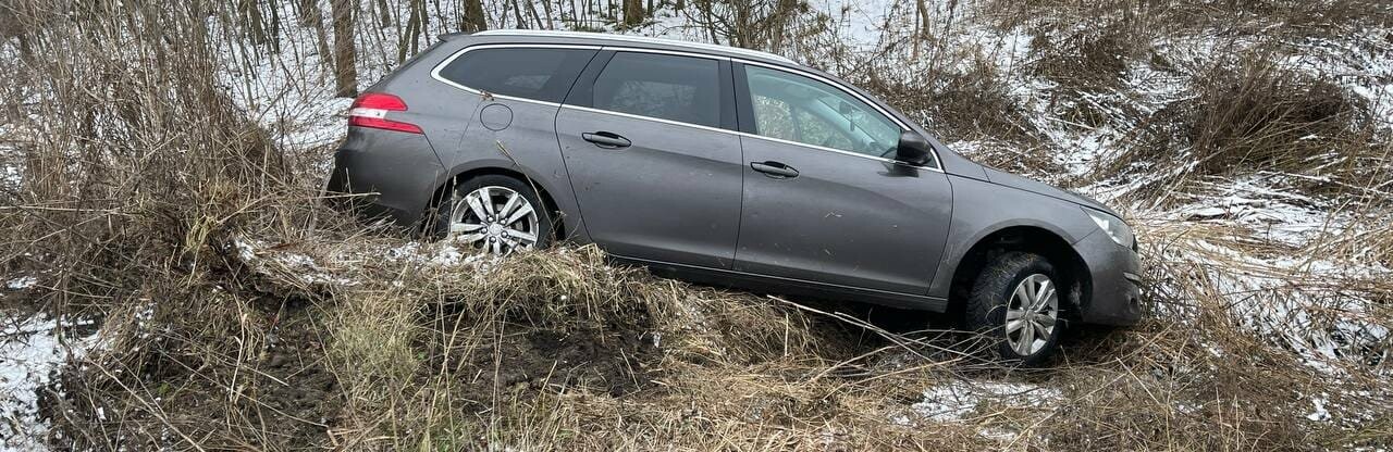 В ДТП у Рівненському районі постраждали троє жінок та малолітня дитина 