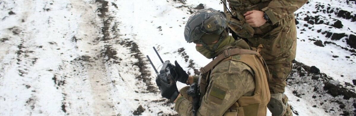 Противник зазнає великих втрат, але продовжує наступ на чотирьох напрямках 