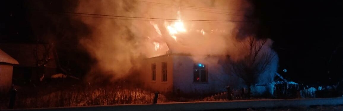 У Вараському районі під час гасіння пожежі рятувальники виявили тіло чоловіка 