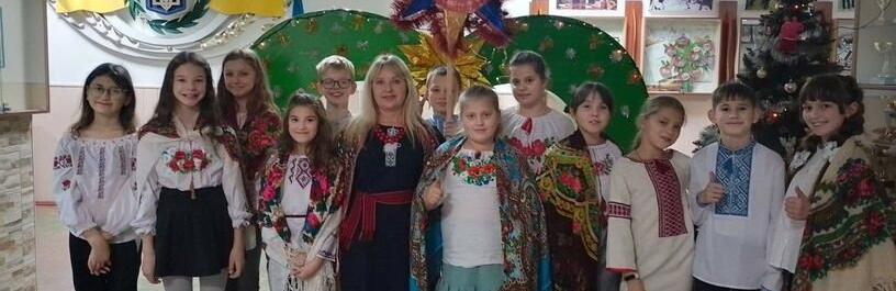 Рівненські учні колядували на дрони для ЗСУ 