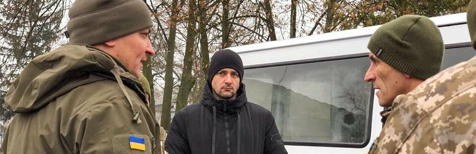 На Рівненщині багатодітний татусь придбав бус для військових