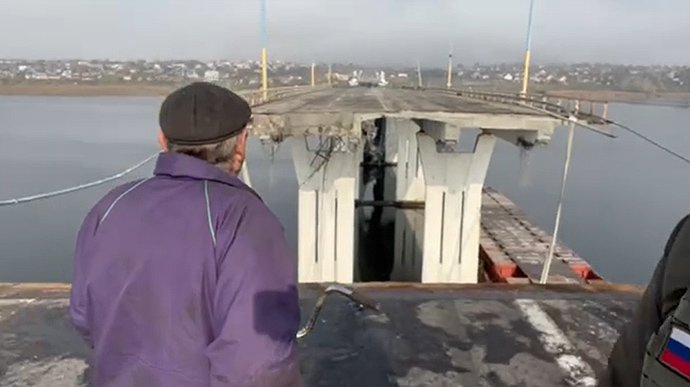 Окупанти при відступі зруйнували Антонівський міст
