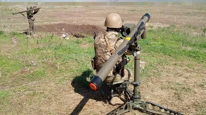 Українські військові добряче вдарили по посадковому майданчику окупантів у Новій Каховці