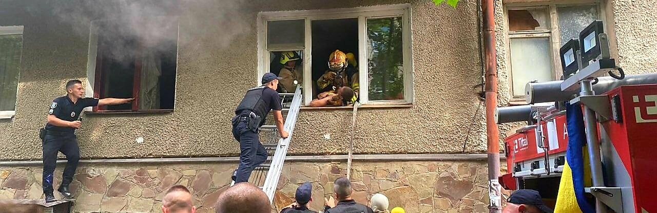 Пожежа у багатоквартирному будинку у Рівному