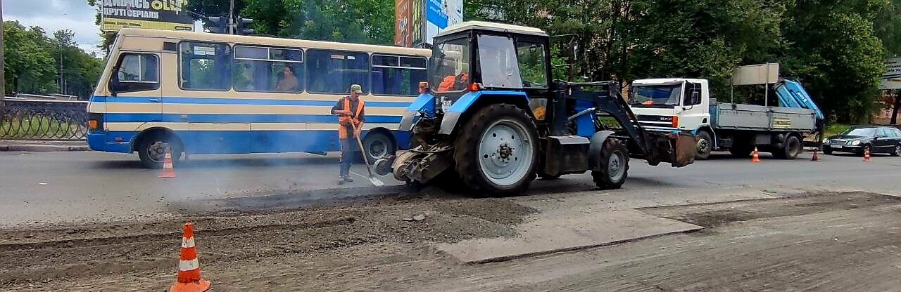 У Рівному працюють над тим, щоб шляхи були рівні та прибрані