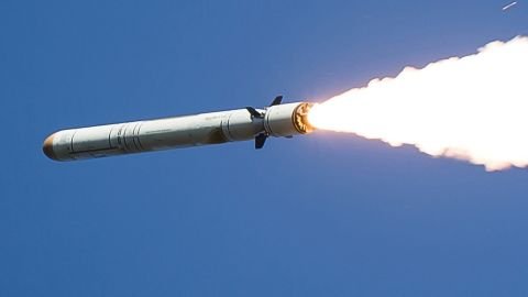 Вибух у Києві: російська ракета впала на дитячу лікарню