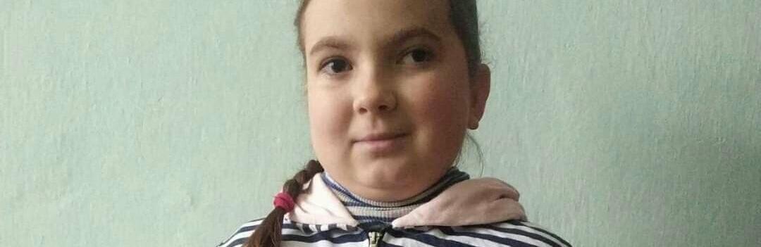 Учениця зі Здолбунівщини активно допомагає нашим військовим