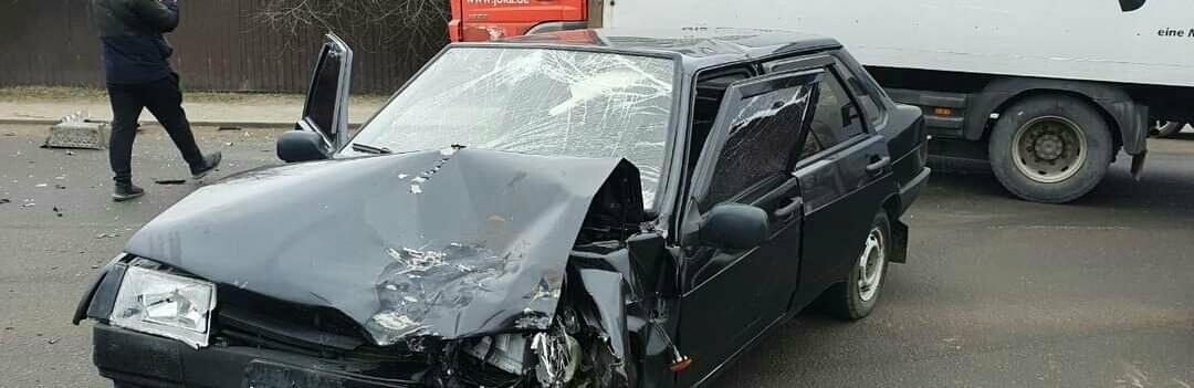 У Рівному в ДТП травмувався водій легковика