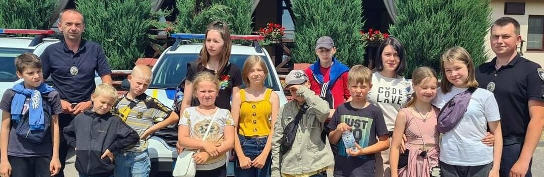 Справжнє свято для дітей влаштували поліцейські офіцери Білокриницької громади