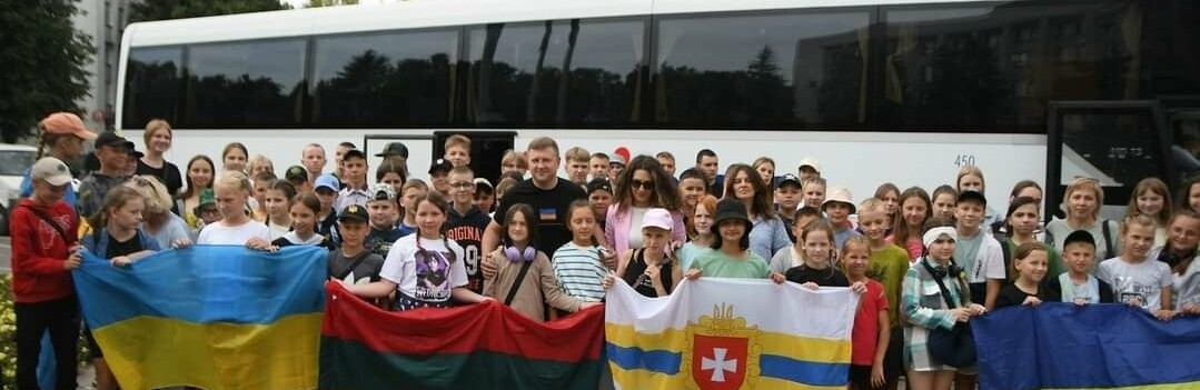 Третя група дітей військових з Рівненщини поїхала на відпочинок до Литви