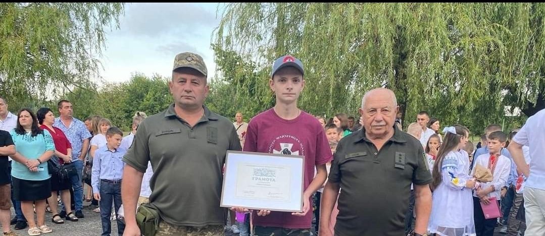 Школярі з Рівненщини отримали грамоти від Залужного
