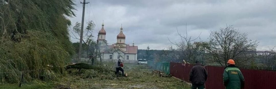 На Рівненщині електропостачання відновили майже 45 тисячам місцевих жителів 