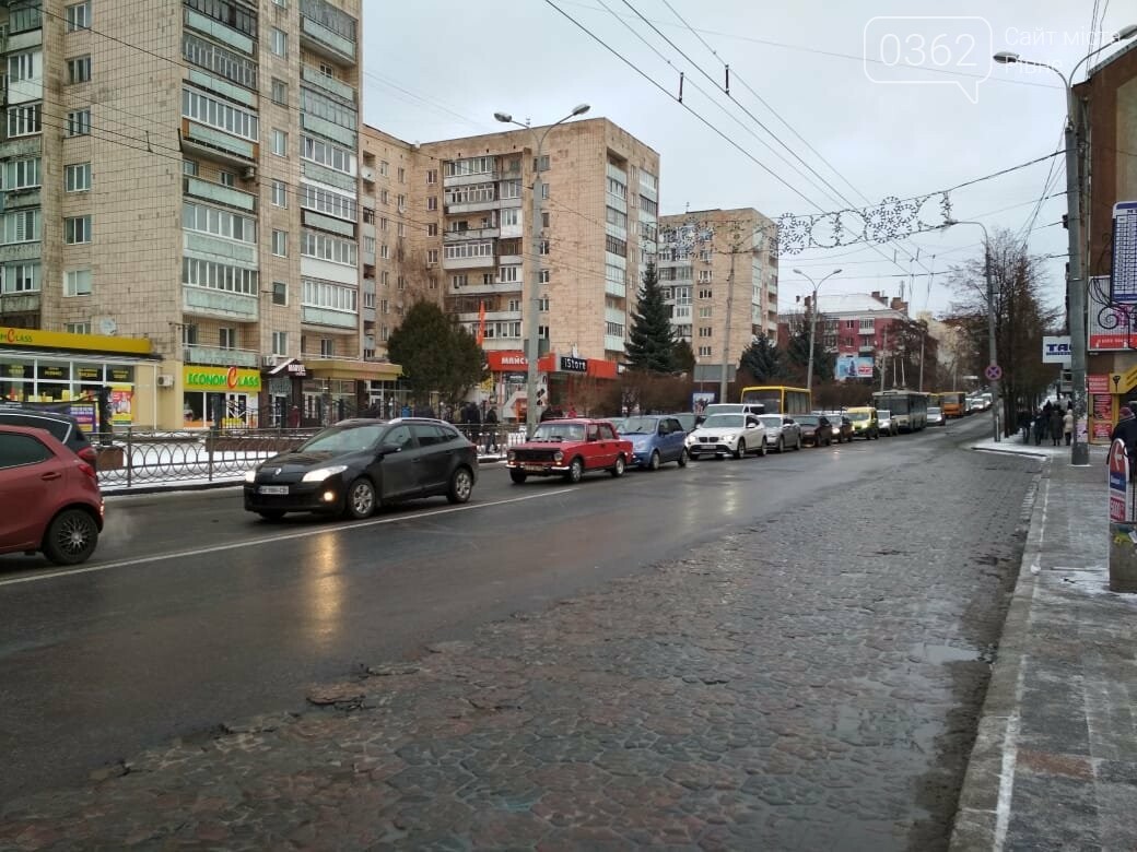 У центрі Рівного аварія за участі двох маршруток (ФОТО), фото-2 У центрі Рівного аварія за участі двох маршруток (ФОТО), фото-2