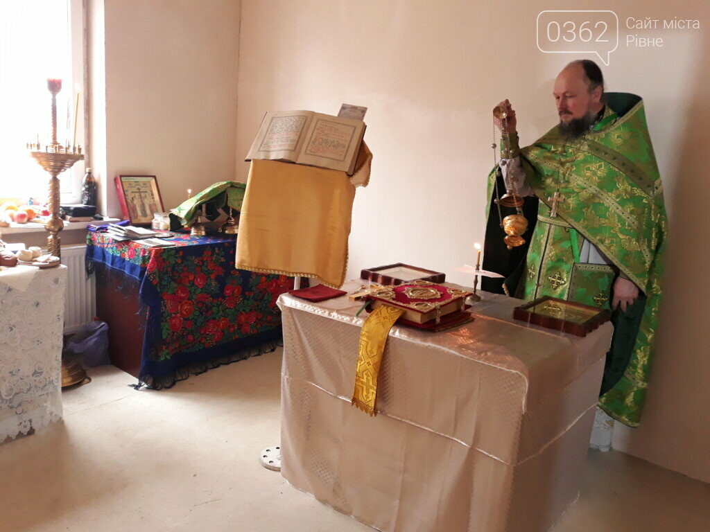 Громади "московської церкви" моляться по хатах і непристос..., фото-2 Громади "московської церкви" моляться по хатах і непристосованих приміщеннях, фото-2