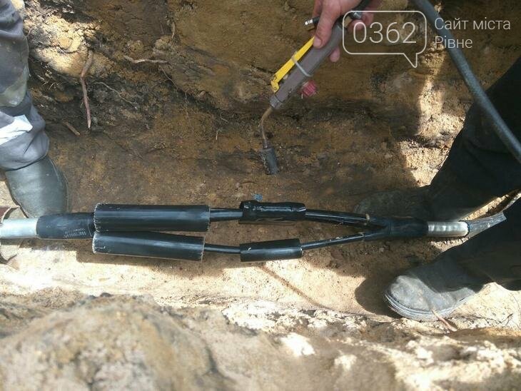 У Рівному по вулиці Данила Галицької проводять аварійний ре..., фото-1 У Рівному по вулиці Данила Галицької проводять аварійний ремонт кабельної лінії (ФОТО), фото-1