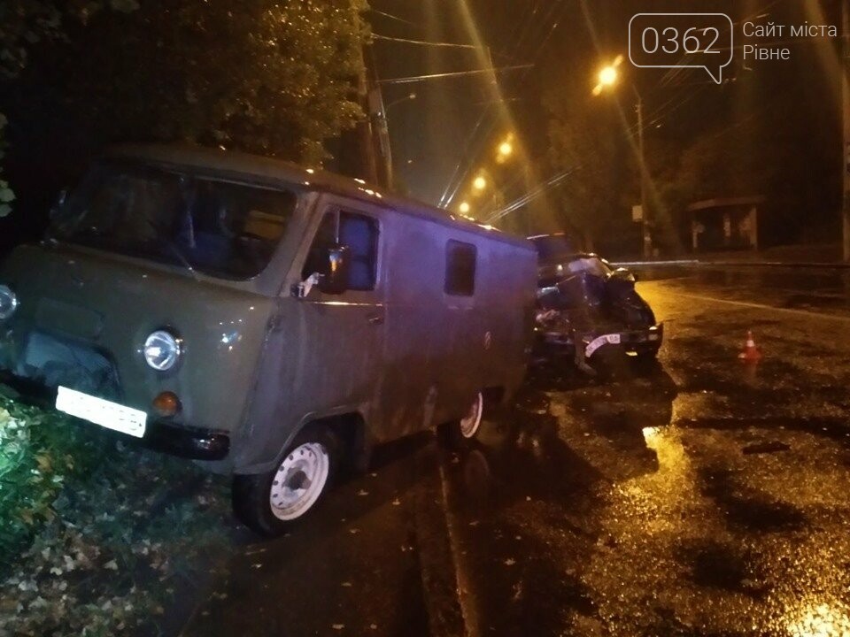 У Рівному п’яний водій влетів в УАЗ (ФОТО), фото-1 У Рівному п’яний водій влетів в УАЗ (ФОТО), фото-1