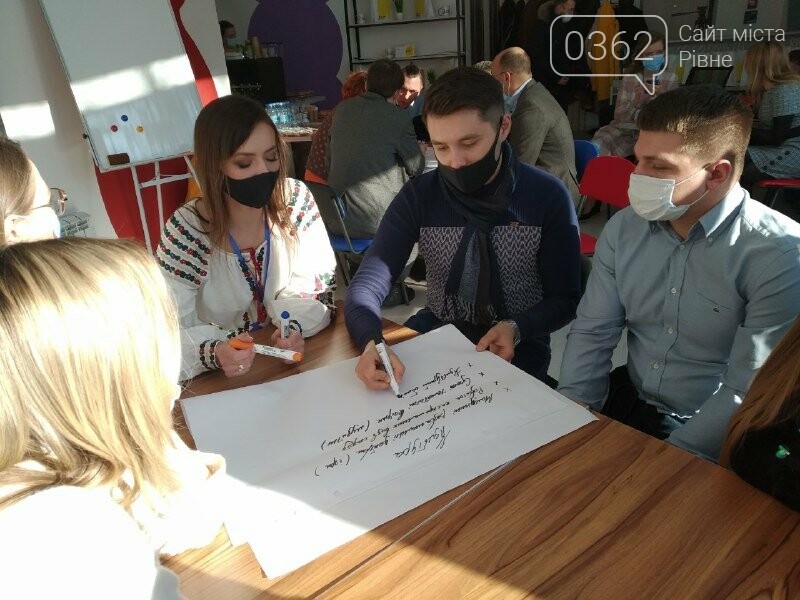 У Рівному безкоштовно навчать англійської мови у Гончаренко..., фото-4 У Рівному безкоштовно навчать англійської мови у Гончаренко центр (ФОТО), фото-4