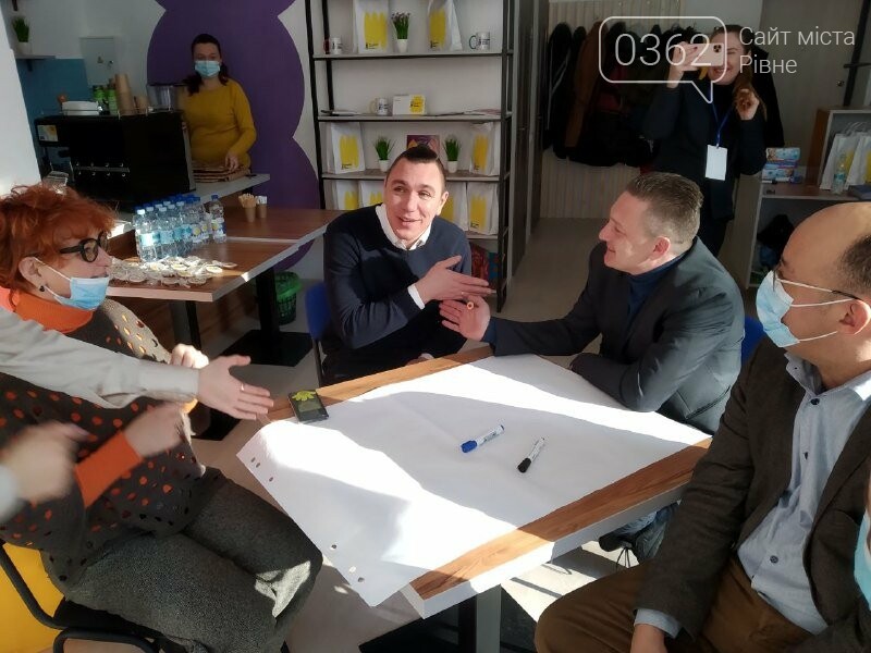 У Рівному безкоштовно навчать англійської мови у Гончаренко..., фото-2 У Рівному безкоштовно навчать англійської мови у Гончаренко центр (ФОТО), фото-2