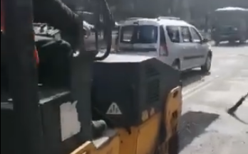 У Рівному комунальники ремонтують дороги