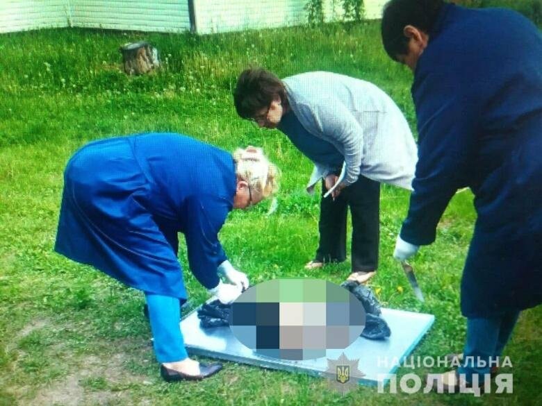 У Рівненському районі чоловік убив сусідського пса, бо останній задушив курку