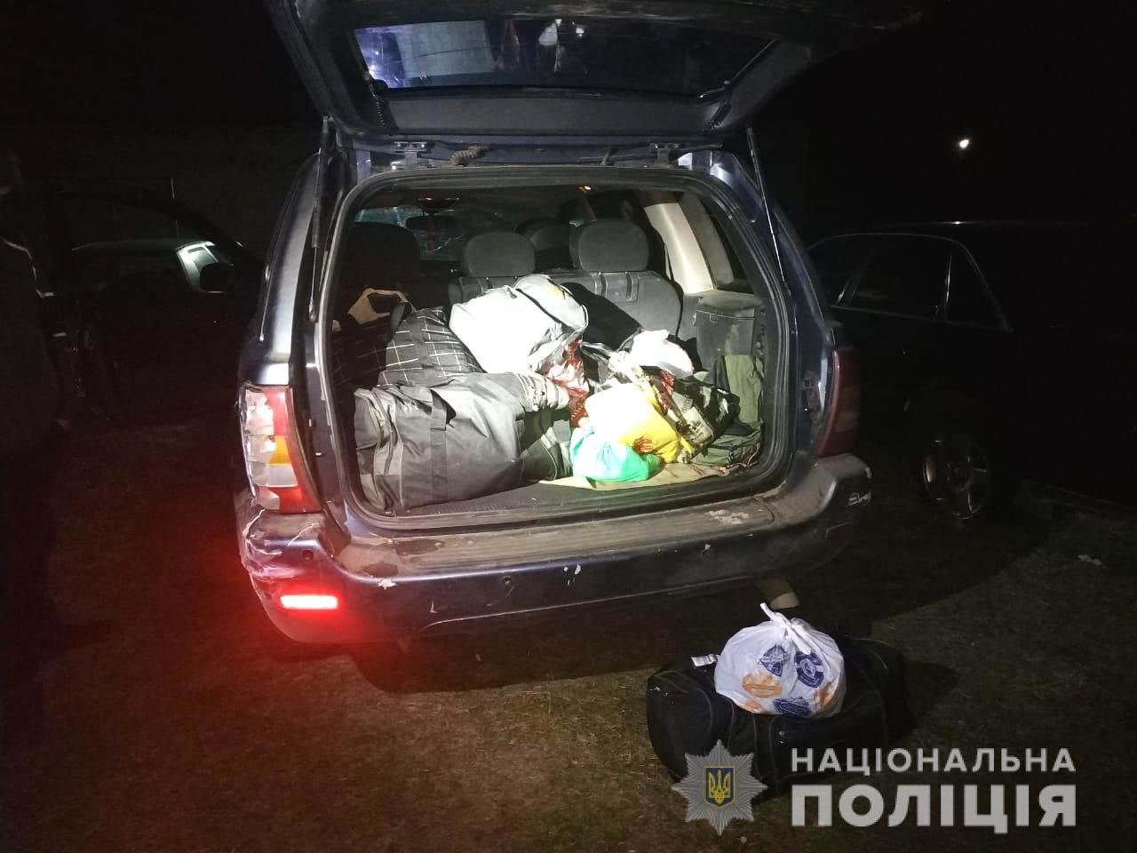 На Рівненщині чергова знахідка бурштину та наркотиків у "єв..., фото-1 На Рівненщині чергова знахідка бурштину та наркотиків у "євроблясі" молодого зарічненця, фото-1