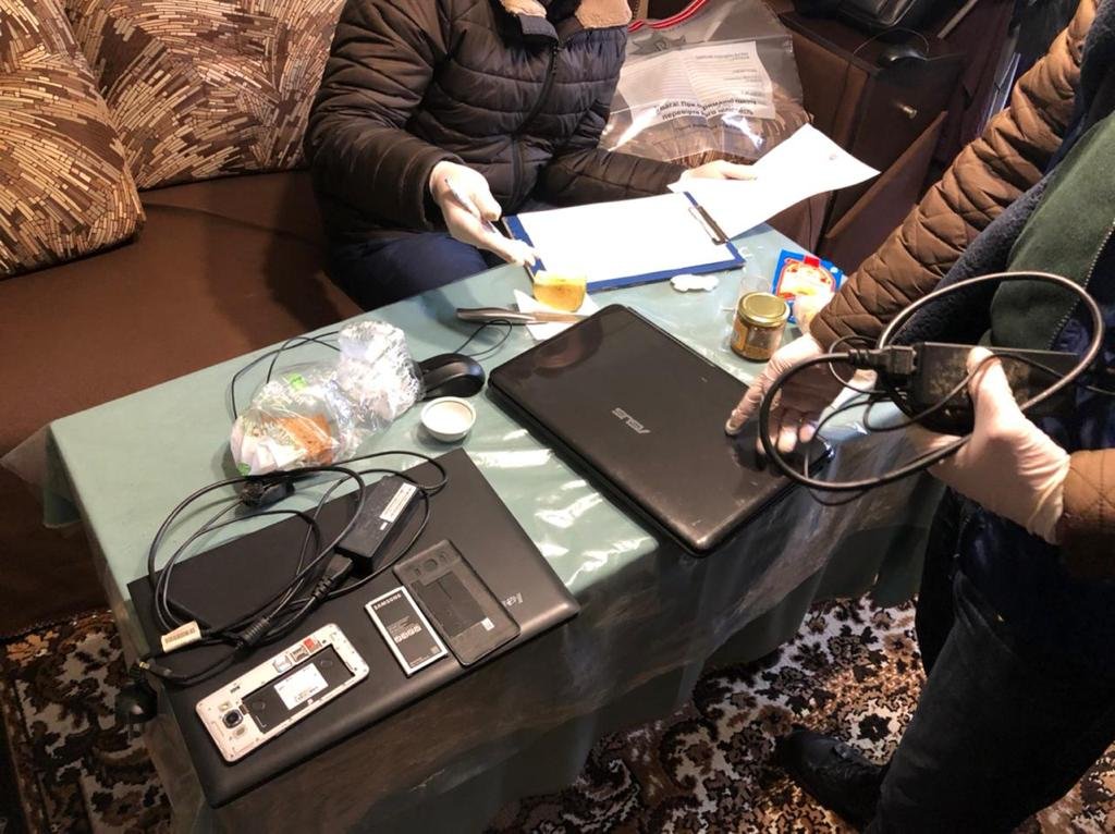 Незаконна трансляція загально національних каналів велась із офісу в Здолбунові, фото-2