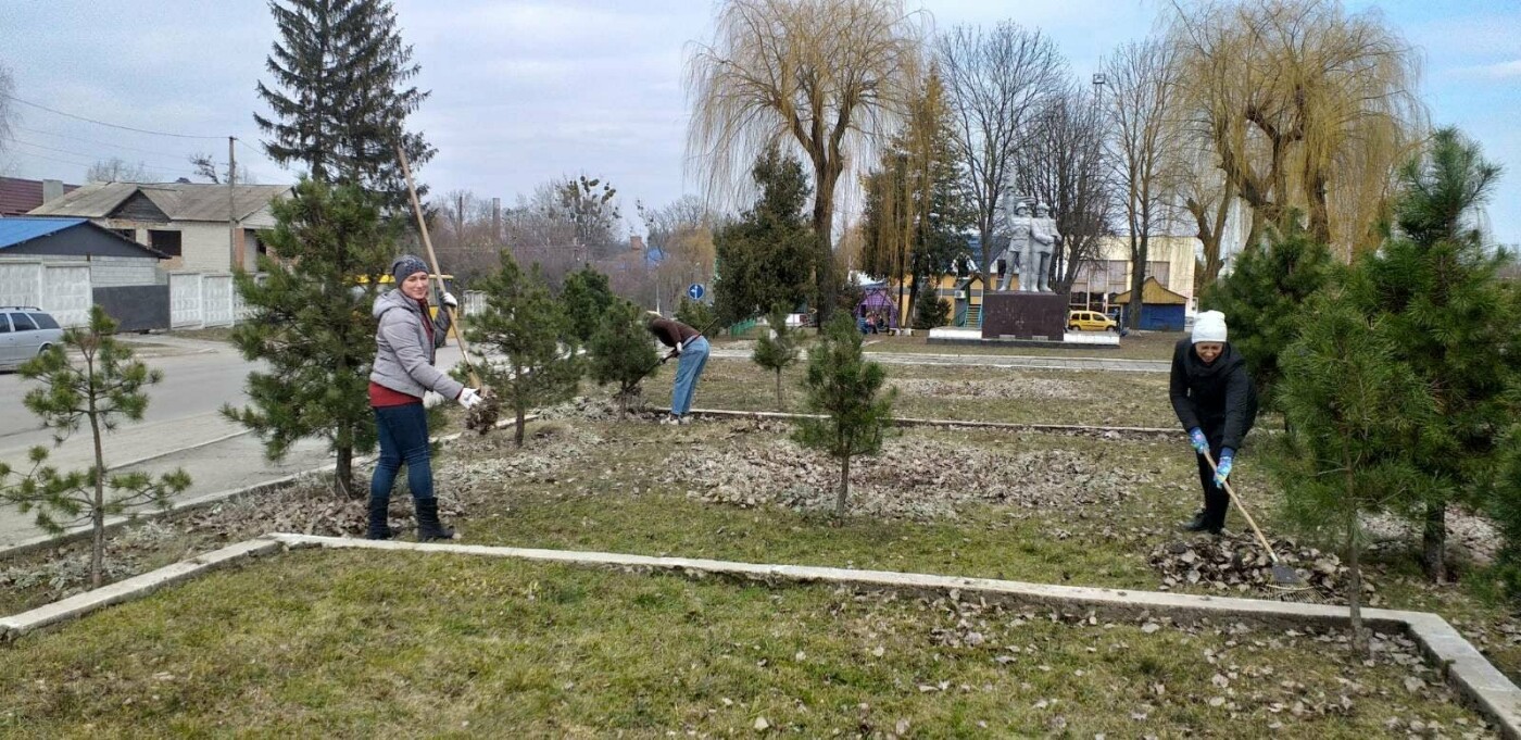 У Корці розпочали активне прибирання на вулицях
