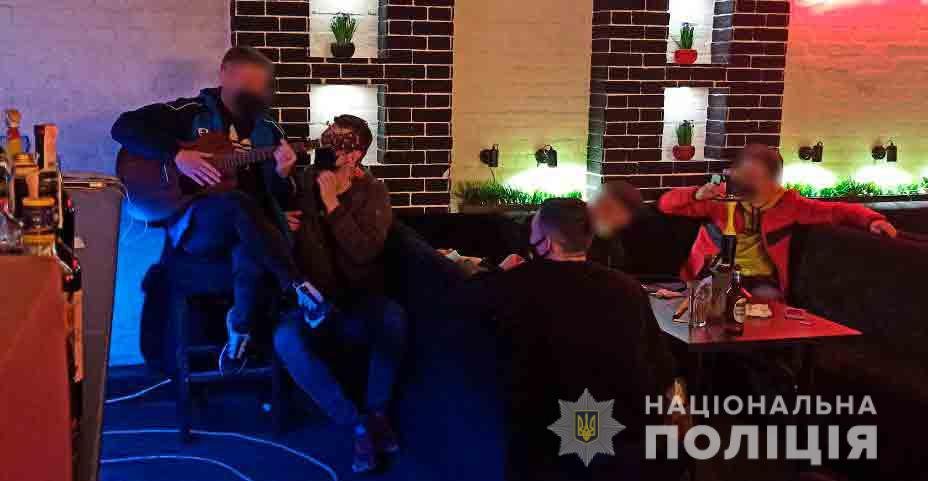 П’ять закладів Рівного закрила поліція у зв’язку з порушенням карантину, фото-1