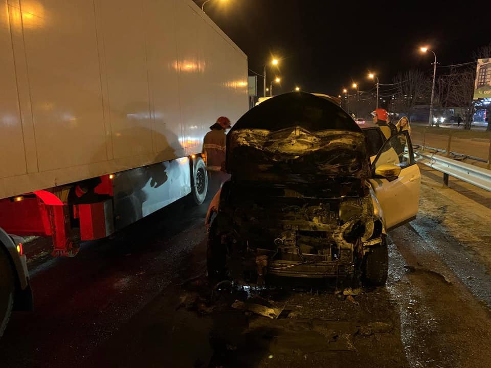 У Рівному біля «Екватора» згорів автомобіль (ФОТО), фото-3