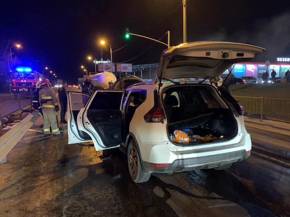 У Рівному біля «Екватора» згорів автомобіль
