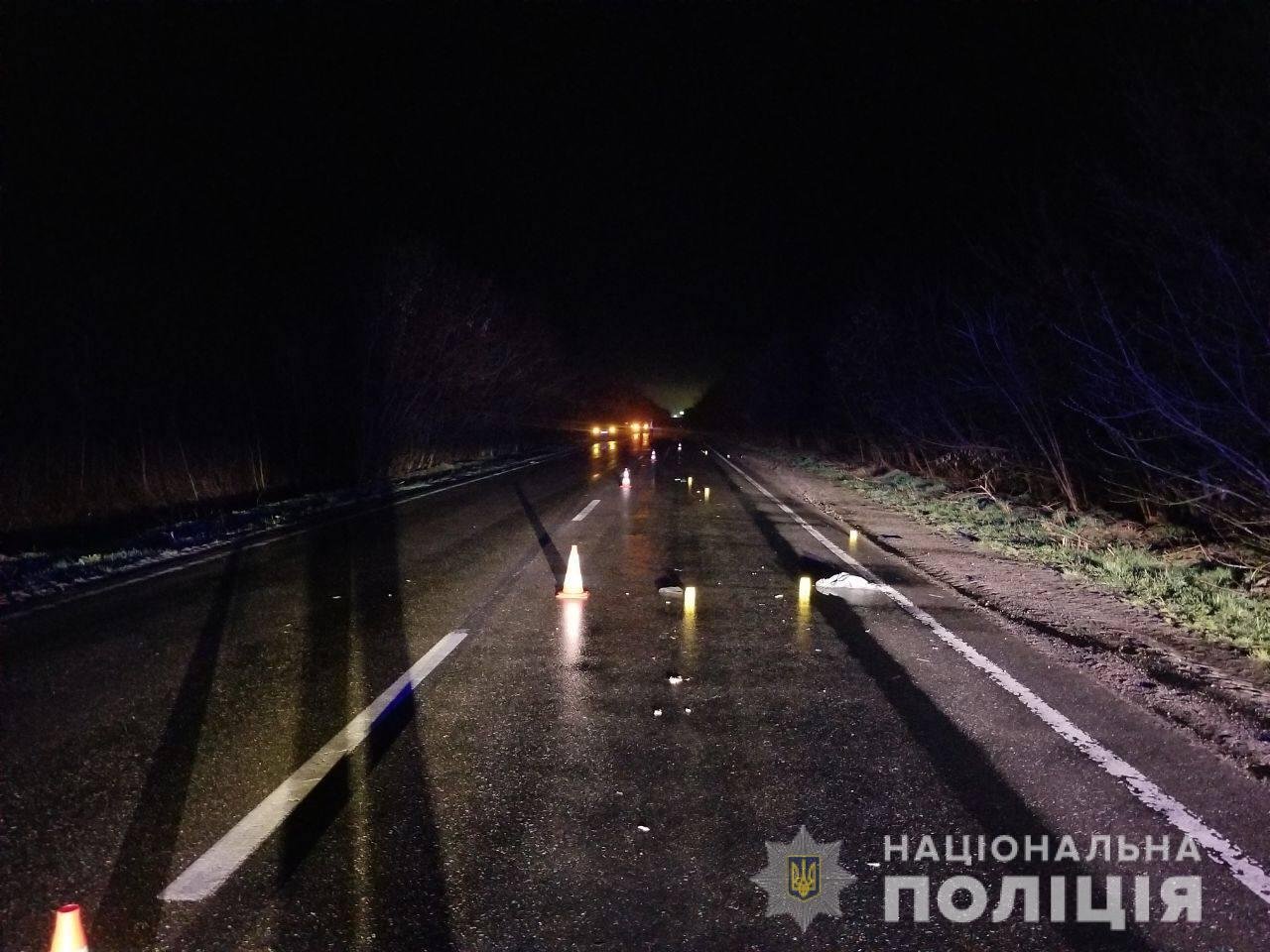 У Дубенському районі автомобіль насмерть збив пішохода