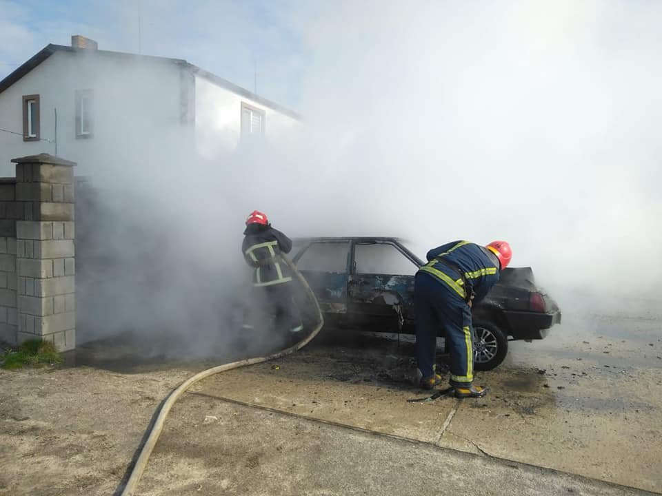 Ще один палаючий автомобіль за цю добу: цього разу в Дубровиці (ФОТО), фото-4