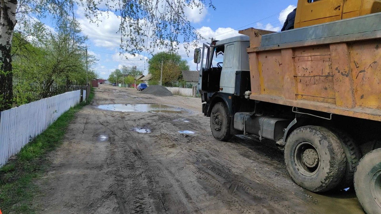 В одному з сіл Вараської громади розпочали ремонт централь..., фото-2 В одному з сіл Вараської громади розпочали ремонт центральної дороги, фото-2
