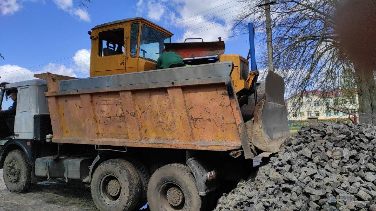 В одному з сіл Вараської громади розпочали ремонт централь..., фото-3 В одному з сіл Вараської громади розпочали ремонт центральної дороги, фото-3