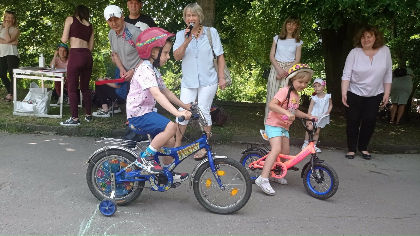 З нагоди Дня батька у Рівному провели велоперегони серед дошкільнят (ФОТО), фото-2