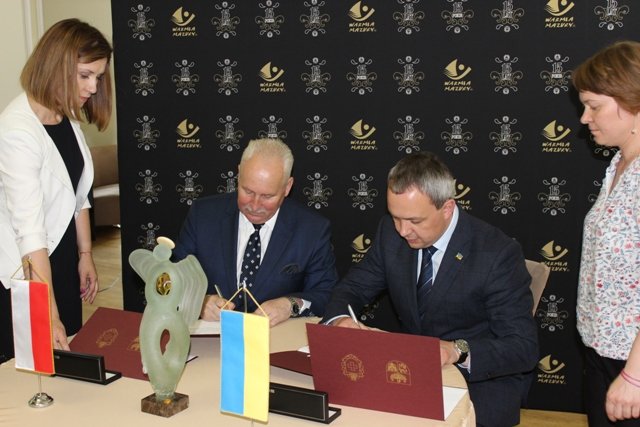 Ще на 3 роки продовжили успішну співпрацю з Вармінсько-Мазурським в... Ще на 3 роки продовжили успішну співпрацю з Вармінсько-Мазурським воєводством, Катя Давидчук
