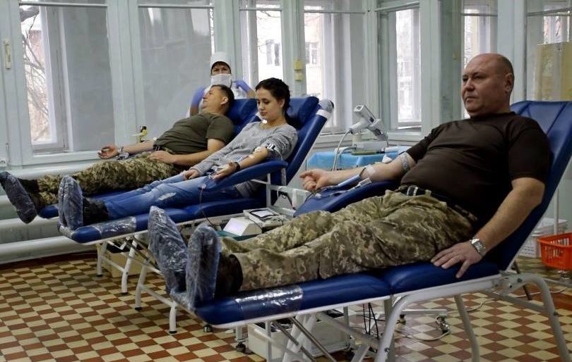 Військовослужбовці здали кров для дітей хворих на рак Військовослужбовці здали кров для дітей хворих на рак, Степан Молчан