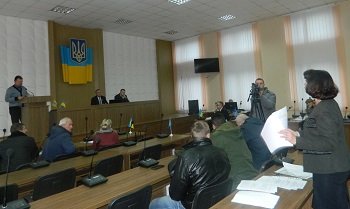 У Дубно на Рівненщині скаржаться на забруднення довкілля компанією... У Дубно на Рівненщині скаржаться на забруднення довкілля компанією мільярдера Бахматюка, Степан Молчан