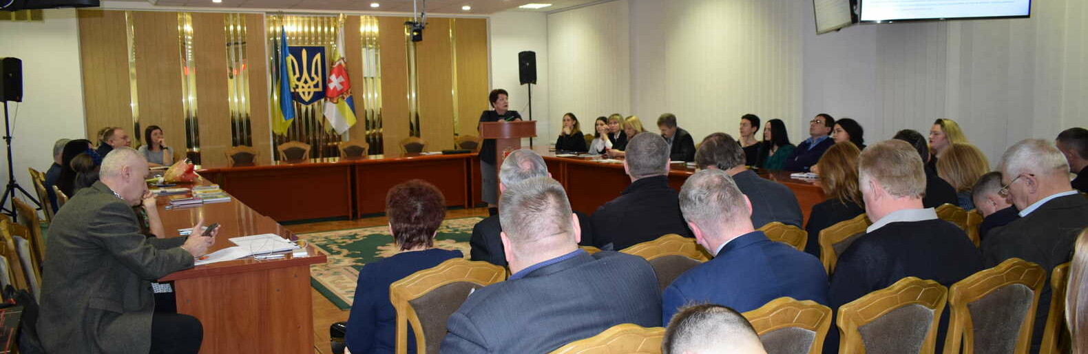 В обласній раді Рівного говорили про переробку відходів як запоруку... В обласній раді Рівного говорили про переробку відходів як запоруку екологічної безпеки