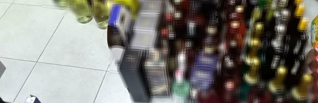 У Рівному поліцейські вилучили 906 пляшок сурогатного алкоголю на майже 100 тисяч гривень 