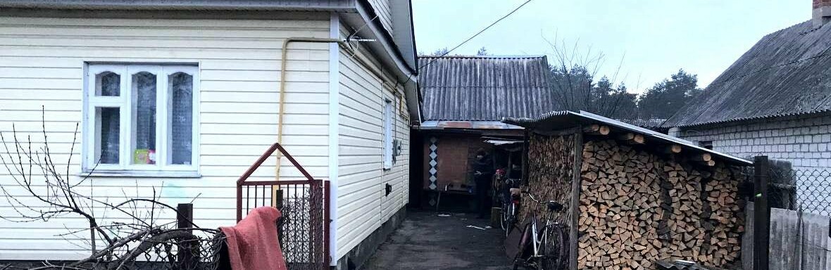 Ймовірно має проблеми з психікою: у Сарнах 17-річний юнак зарубав заради наживи листоношу