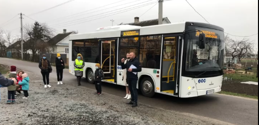 У Костопільській громаді на маршрут вийшов перший муніципальний автобус