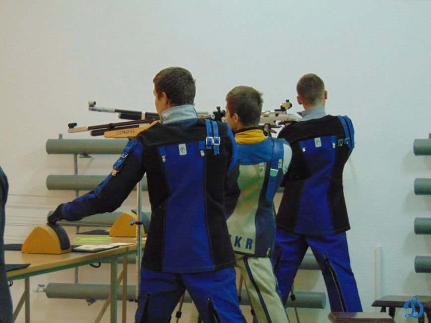 РІВНЕНСЬКІ СПОРТСМЕНИ-СНАЙПЕРИ ПРИВЕЗЛИ З ЛЬВІВЩИНИ ЗОЛОТО, СРІБЛО ТА БРОНЗУ (фото) - фото 1