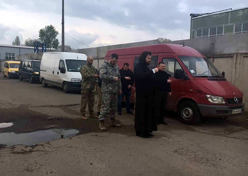 Волонтери із Рівного допомогли малозабезпеченим мешканцям Луганщини (фото) - фото 4